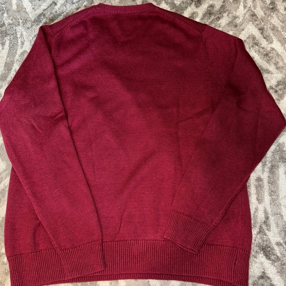 Vineyard Vines maroon sweater - Picture 3 of 3